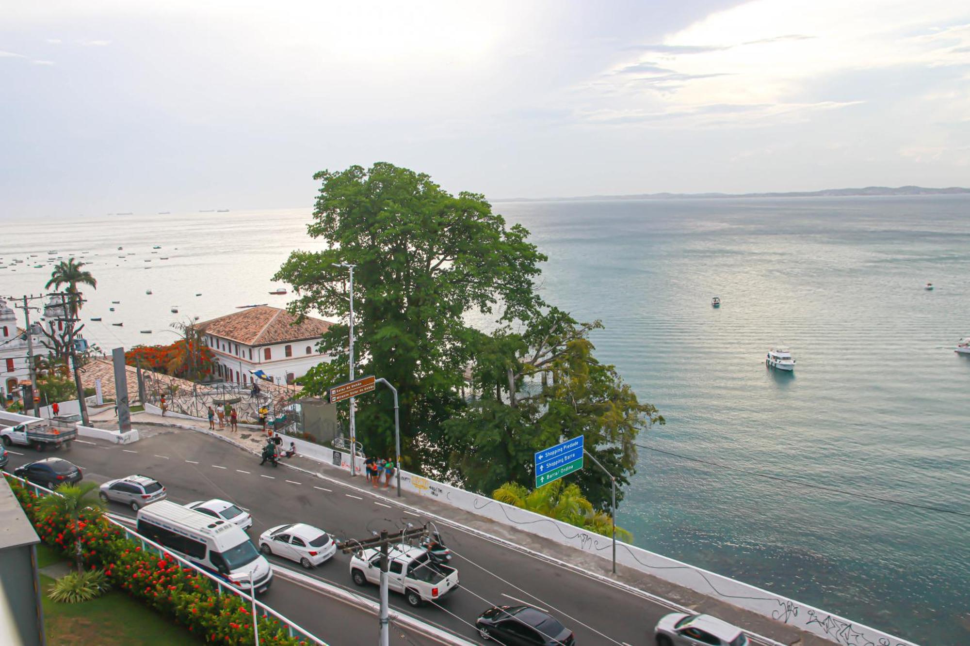Cloc Marina Vista Mar P/ A Baia De Todos Os Santos Apartment Салвадор Екстериор снимка