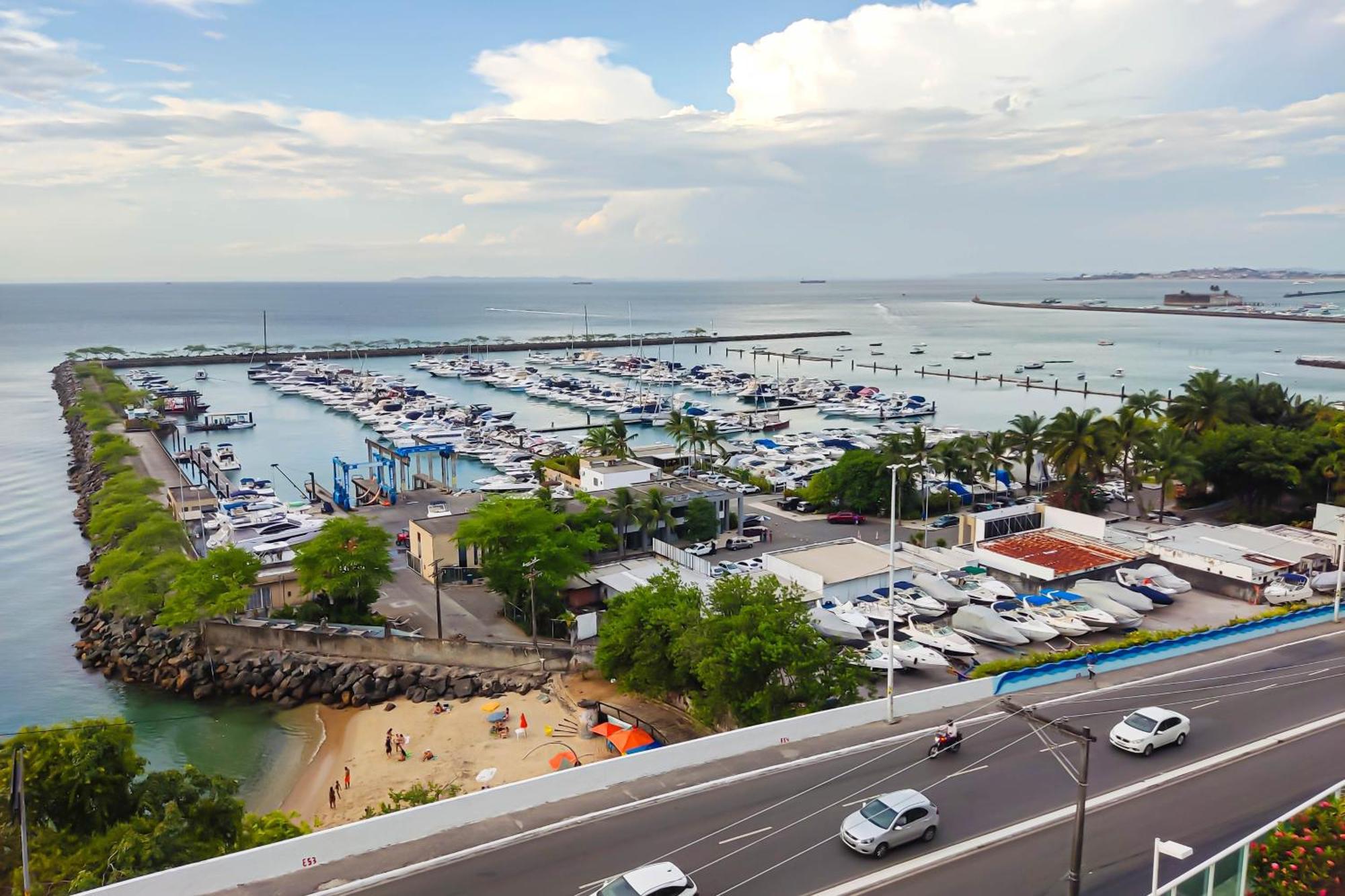 Cloc Marina Vista Mar P/ A Baia De Todos Os Santos Apartment Салвадор Екстериор снимка