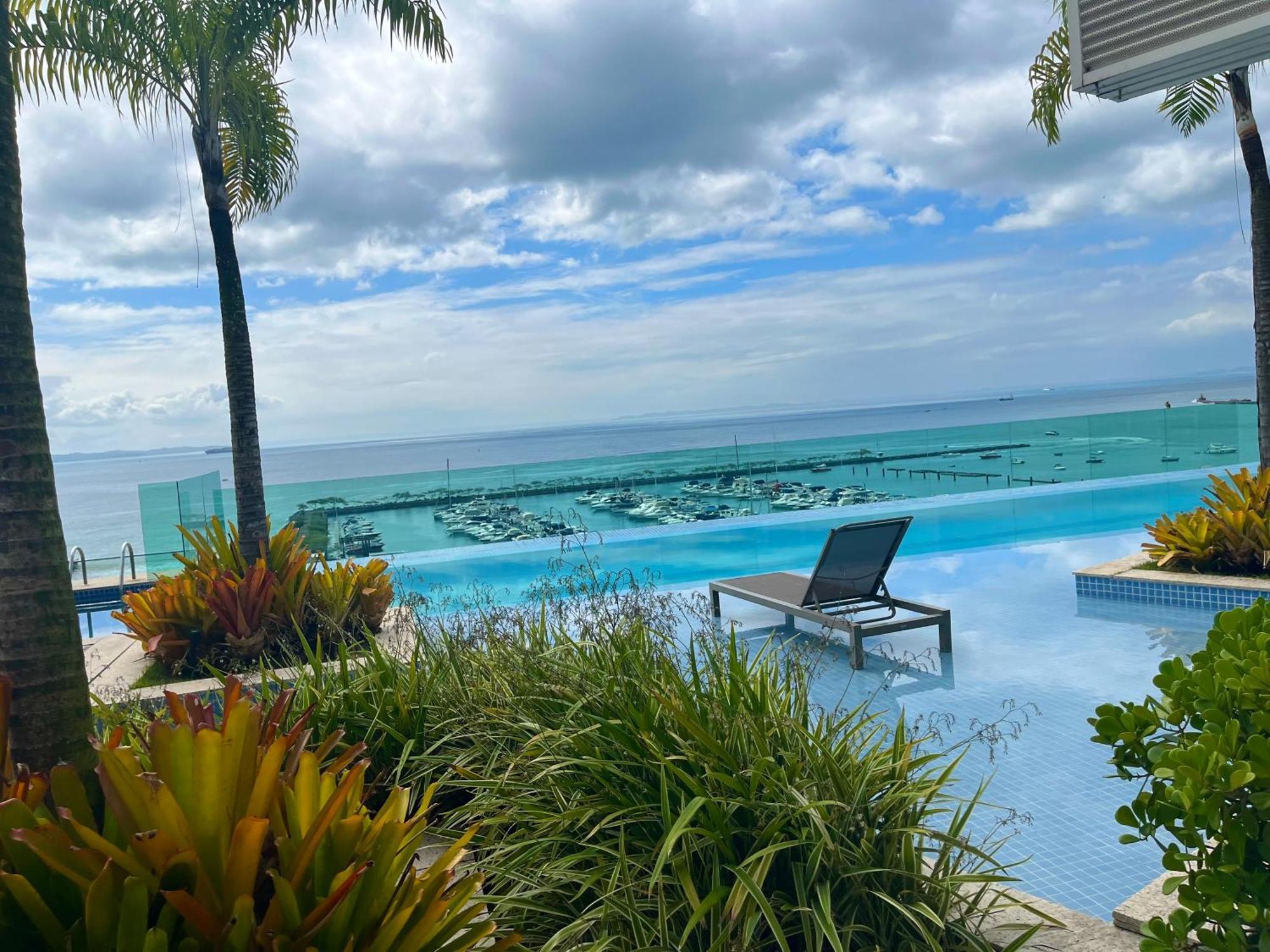 Cloc Marina Vista Mar P/ A Baia De Todos Os Santos Apartment Салвадор Екстериор снимка